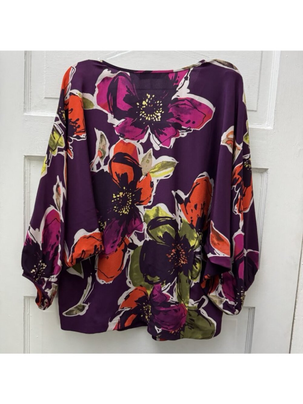 Trina Turk 100% Silk Floral Blouse Purple V Neck Balloon Sleeve Size M - Picture 3 of 6